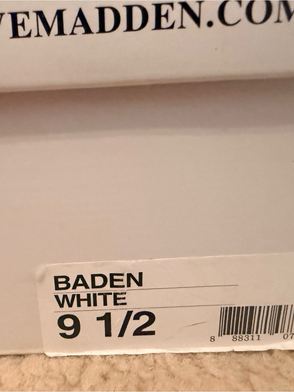 Steve Madden White Sandals with Silver Metallic Straps - Picture 2 of 3